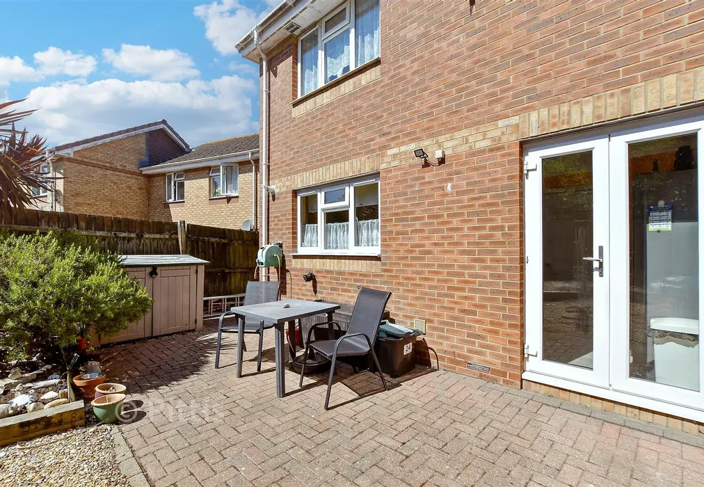 Rear Garden - Salisbury Way, Sandown, Isle of Wight - Wards of Kent