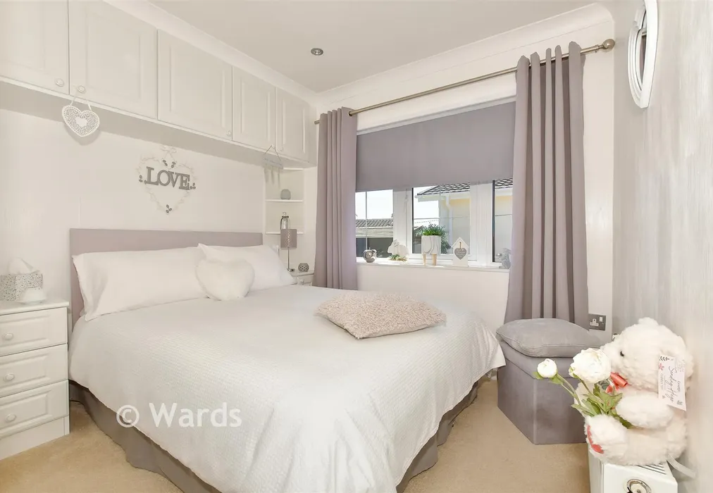 Bedroom 2 - Faversham Road, Seasalter, Whitstable, Kent - Wards of Kent