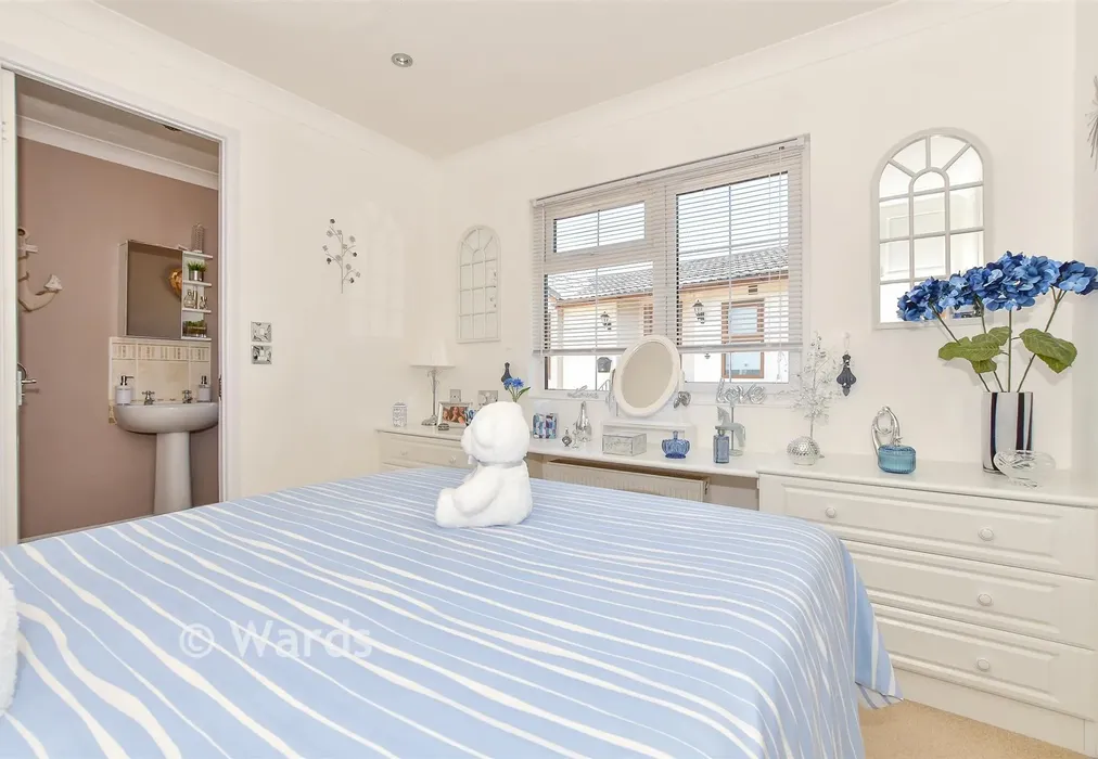 Bedroom 1 - Faversham Road, Seasalter, Whitstable, Kent - Wards of Kent