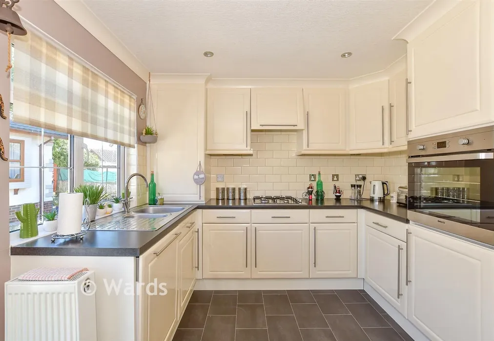 Kitchen - Faversham Road, Seasalter, Whitstable, Kent - Wards of Kent