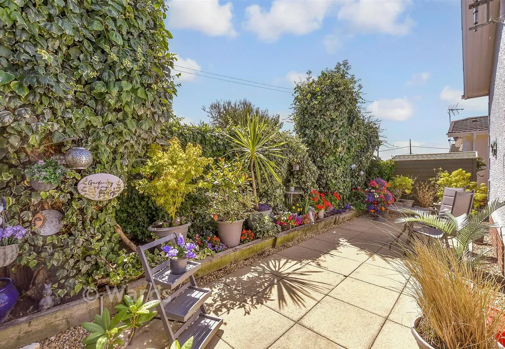 Rear Garden - Faversham Road, Seasalter, Whitstable, Kent - Wards of Kent