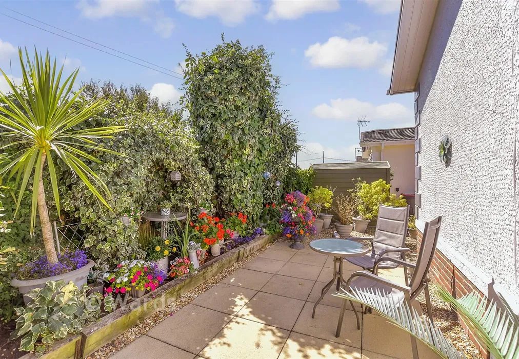 Rear Garden - Faversham Road, Seasalter, Whitstable, Kent - Wards of Kent