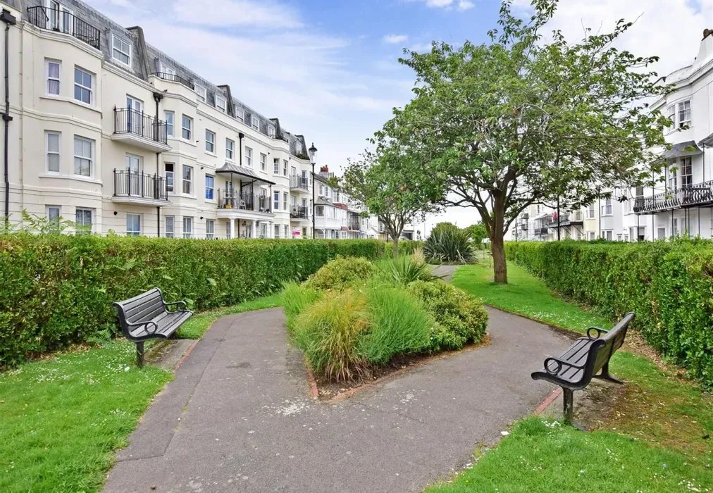 12 Goodwood court... - The Steyne Bognor Regis PO21 - Wards of Kent