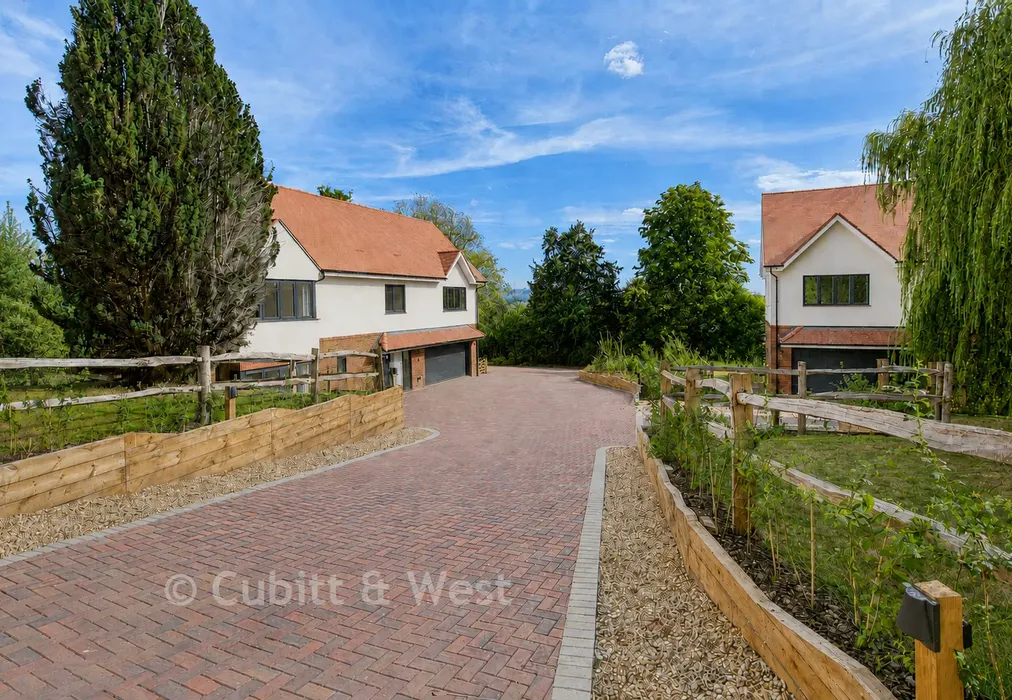Street Scene - Coppice Hill, Coppice Hanger, Pulborough, West Sussex - Wards of Kent