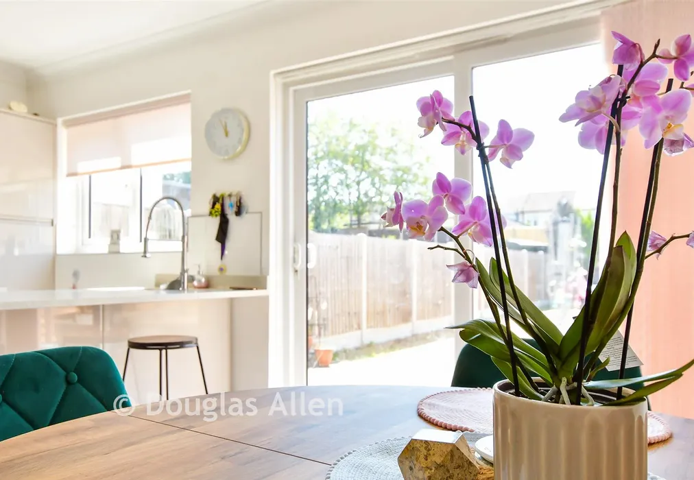 Internal Lifestyle Photograph - Milton Avenue, Havering, Essex - Wards of Kent
