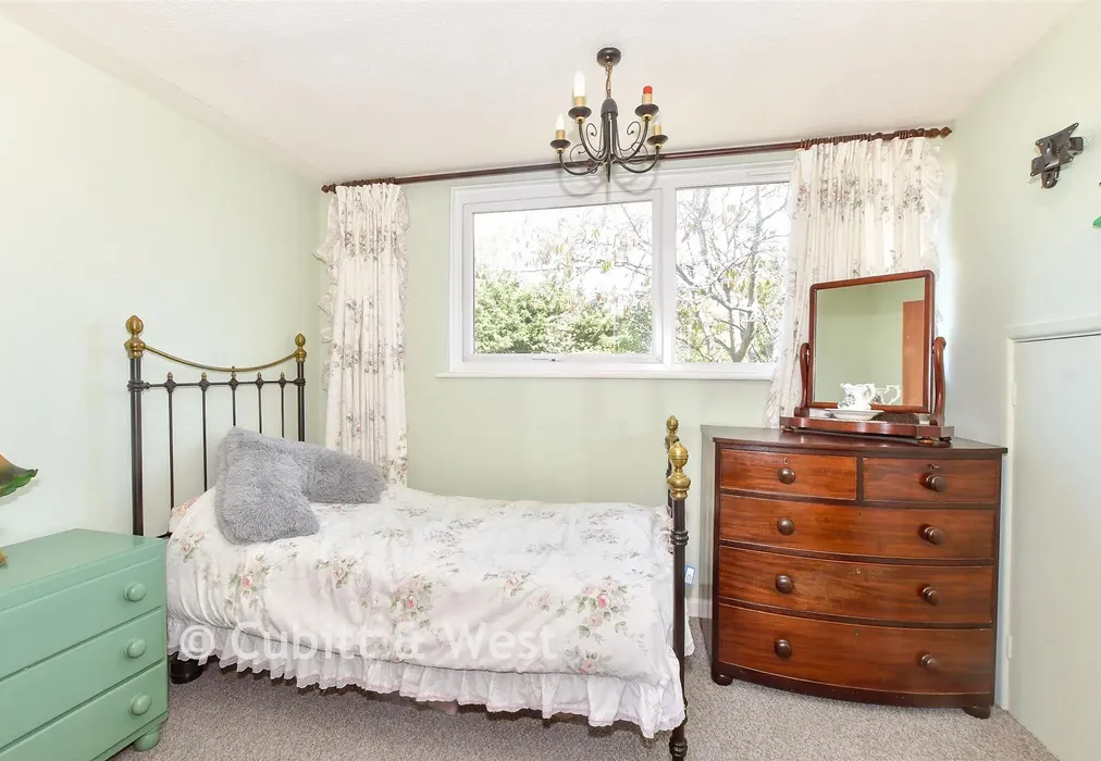 Bedroom 3 - Fraser Gardens, Southbourne, Emsworth, Hampshire - Wards of Kent