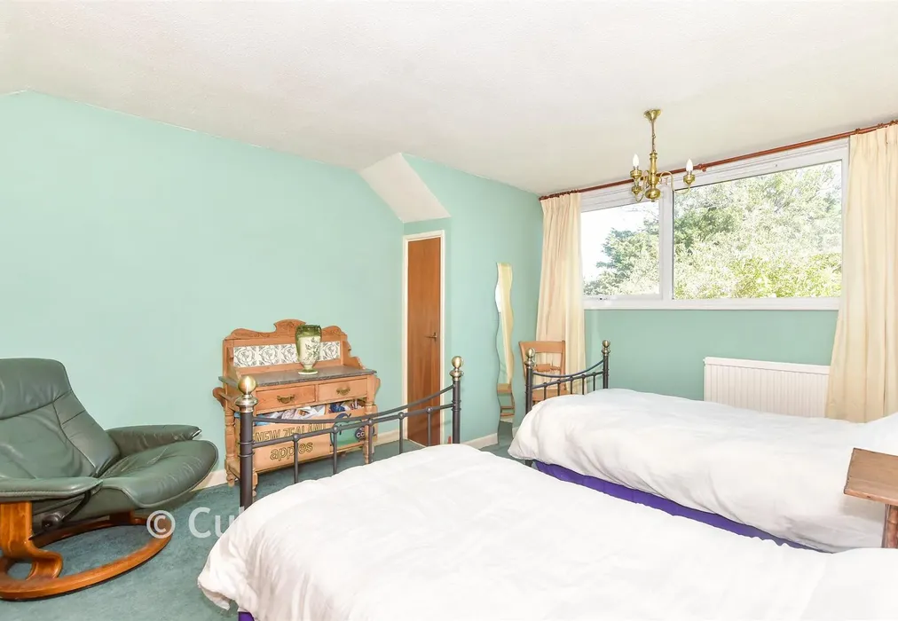 Bedroom 2 - Fraser Gardens, Southbourne, Emsworth, Hampshire - Wards of Kent
