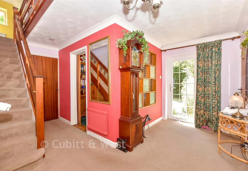Hallway - Fraser Gardens, Southbourne, Emsworth, Hampshire - Wards of Kent