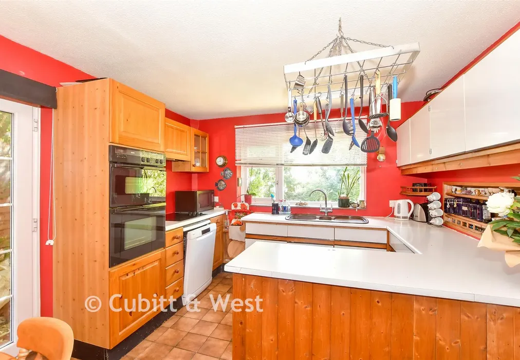 Kitchen - Fraser Gardens, Southbourne, Emsworth, Hampshire - Wards of Kent