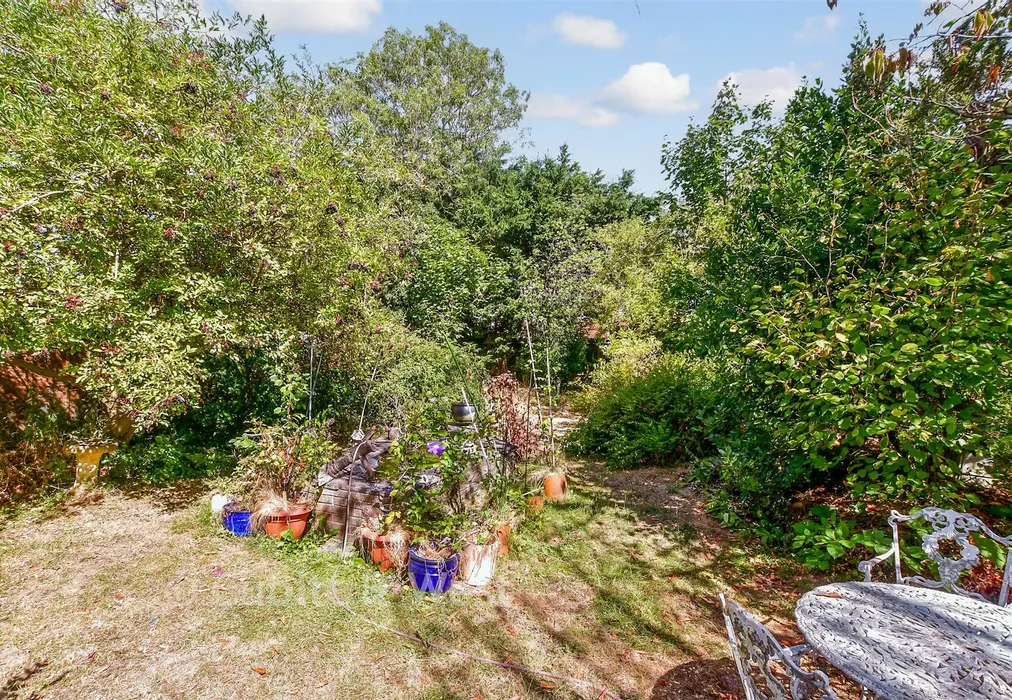 Rear Garden - Fraser Gardens, Southbourne, Emsworth, Hampshire - Wards of Kent