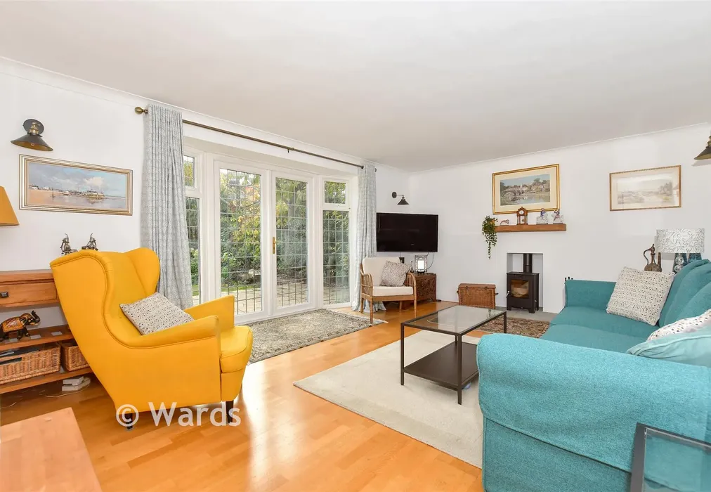 Lounge - Ragstone Court, Ditton, Kent - Wards of Kent