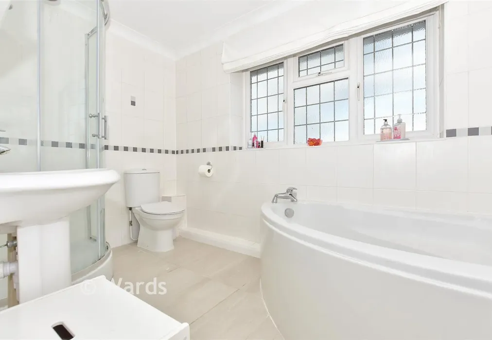 Bathroom - Ragstone Court, Ditton, Kent - Wards of Kent
