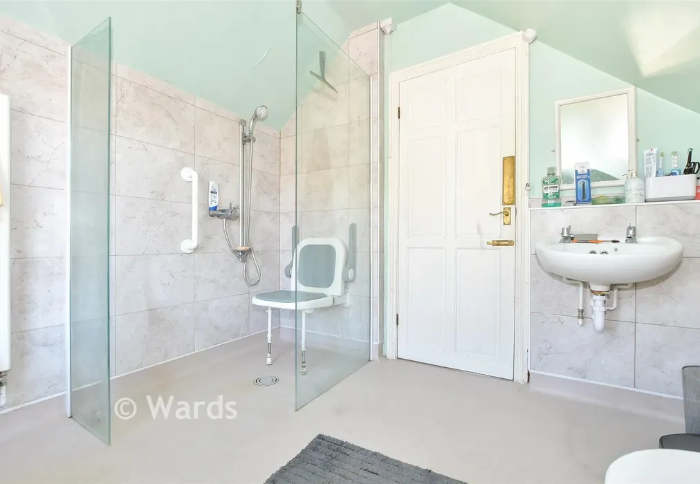 Shower Room - St. Nicholas Road, Littlestone, New Romney, Kent - Wards of Kent