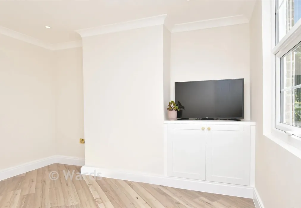 Lounge - High Street, Farningham, Dartford, Kent - Wards of Kent