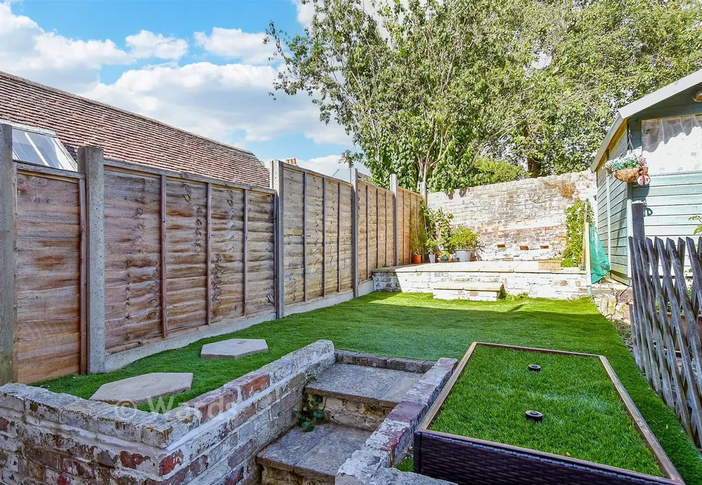 Rear Garden - High Street, Farningham, Dartford, Kent - Wards of Kent