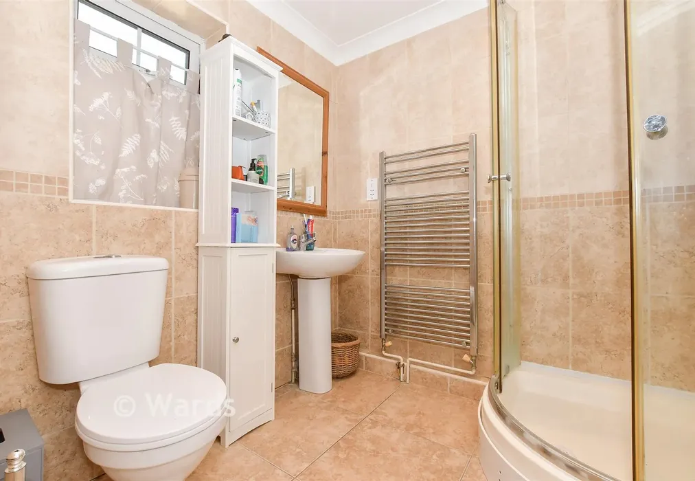 En-Suite Shower Room - Dymchurch Road, Hythe, Kent - Wards of Kent