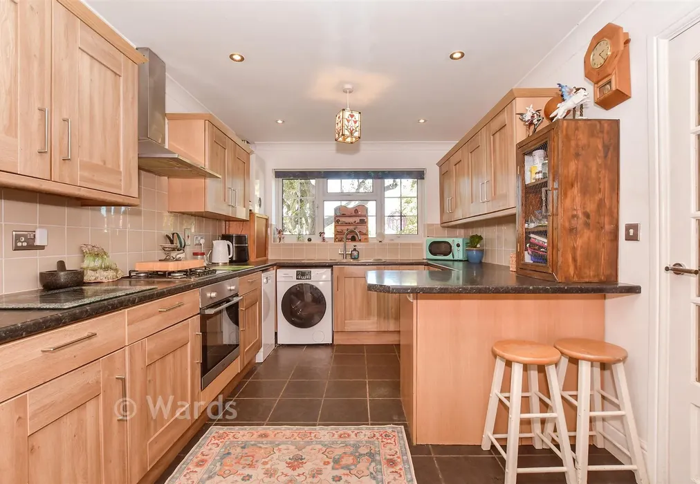 Kitchen - Dymchurch Road, Hythe, Kent - Wards of Kent