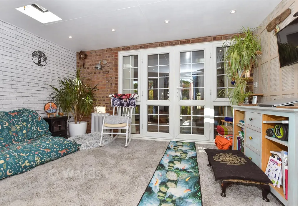 Garden Room - Dymchurch Road, Hythe, Kent - Wards of Kent