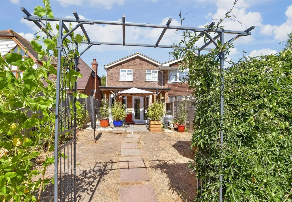 External Lifestyle Photograph - Dymchurch Road, Hythe, Kent - Wards of Kent