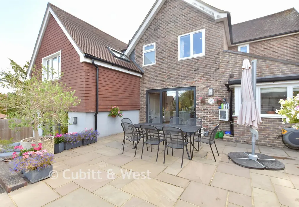 Patio / Decking - North Mead, Petworth, West Sussex - Wards of Kent