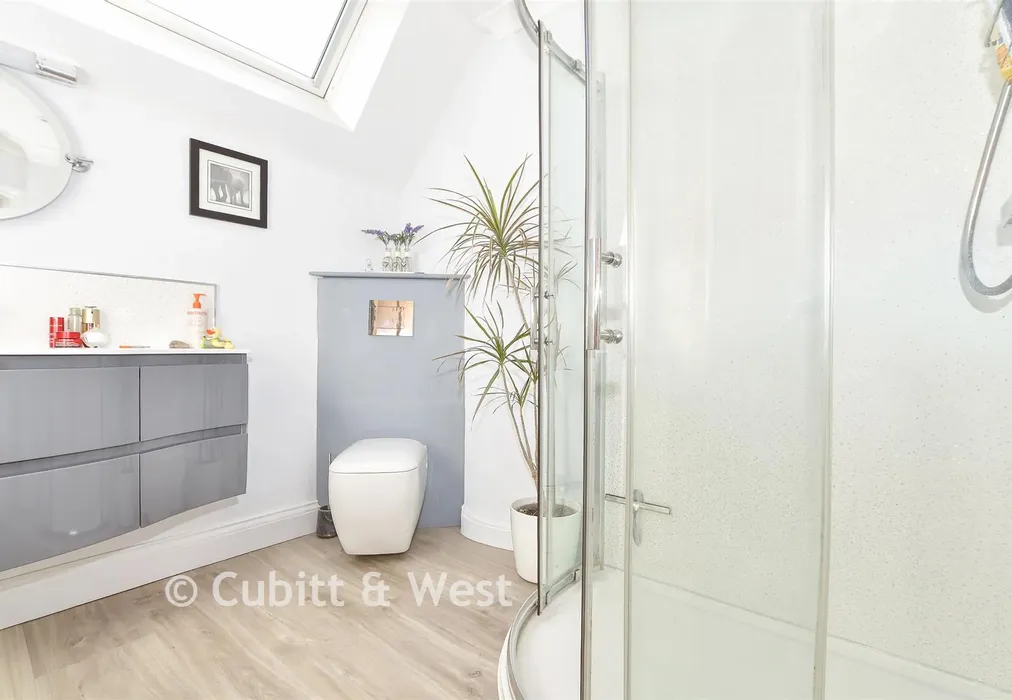 En-Suite Shower Room - North Mead, Petworth, West Sussex - Wards of Kent