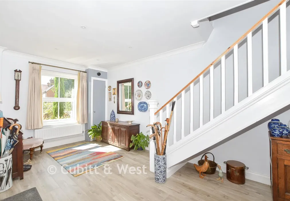Entrance Hall - North Mead, Petworth, West Sussex - Wards of Kent