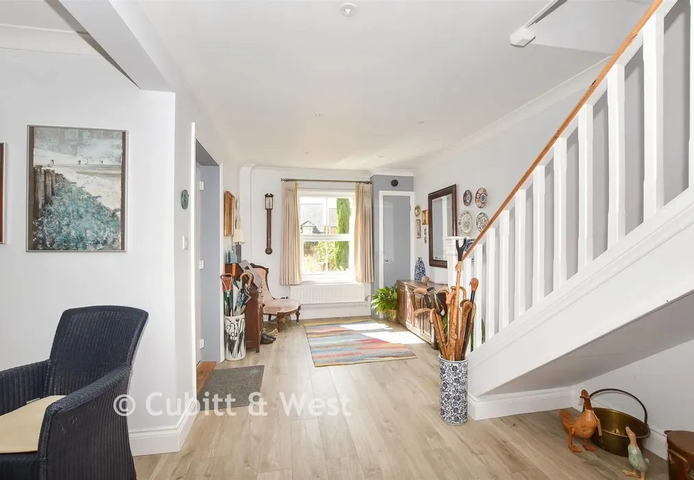 Entrance Hall - North Mead, Petworth, West Sussex - Wards of Kent