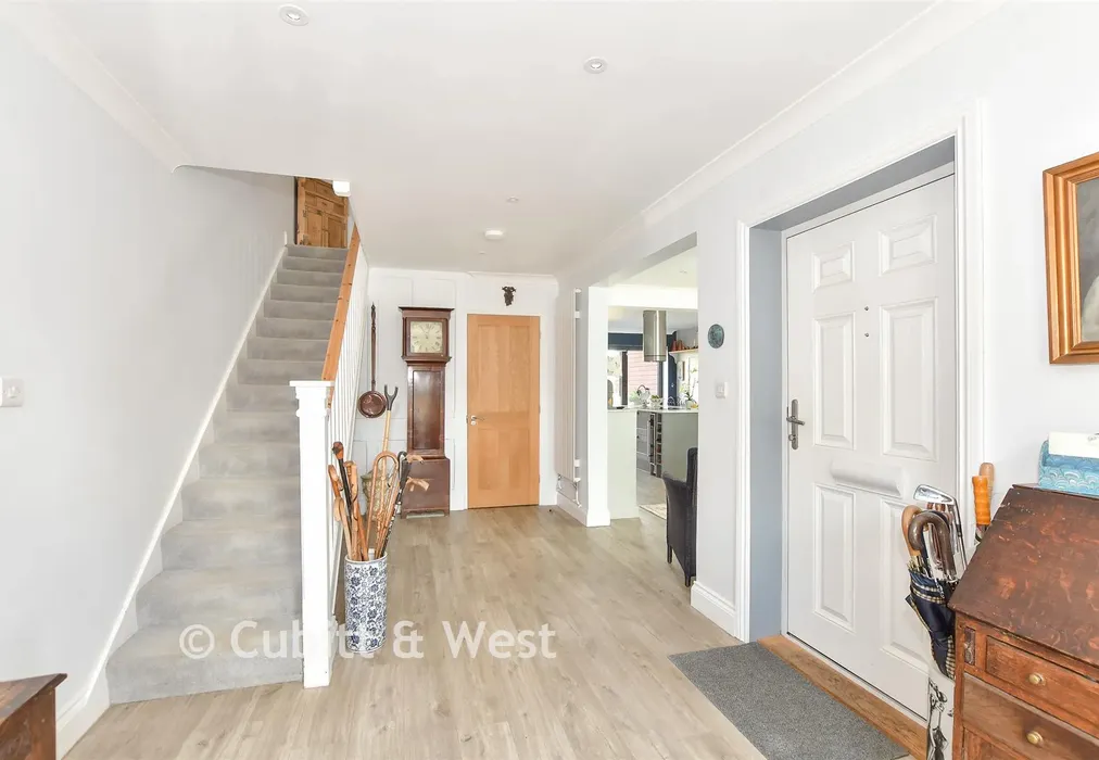Entrance Hall - North Mead, Petworth, West Sussex - Wards of Kent