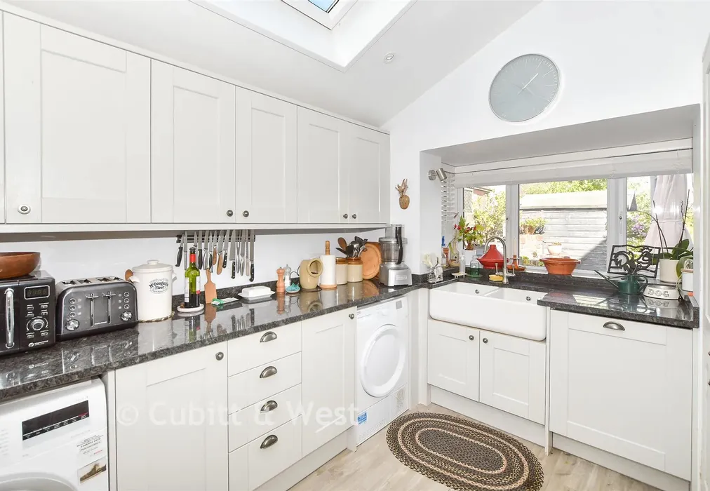 Utility Room - North Mead, Petworth, West Sussex - Wards of Kent