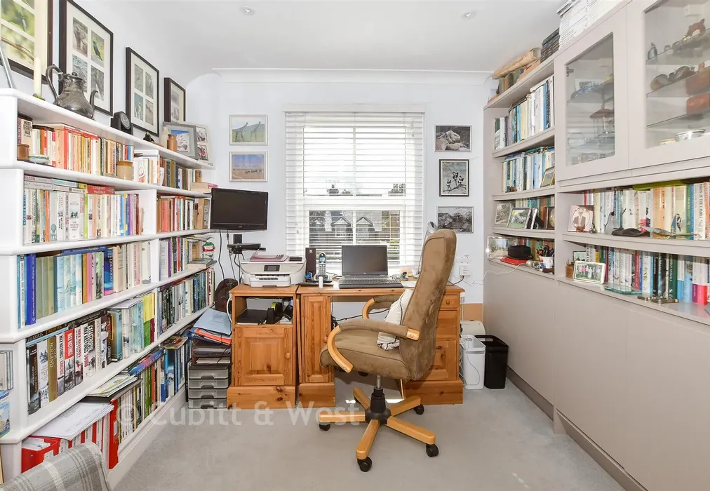 Bedroom 4/ Study - North Mead, Petworth, West Sussex - Wards of Kent
