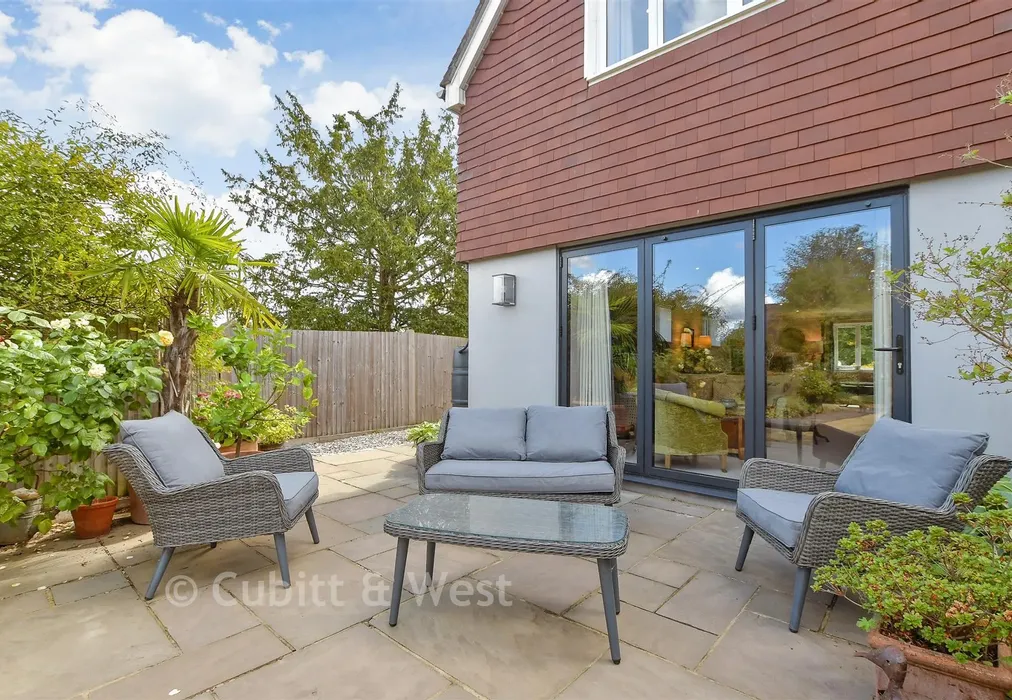 Patio / Decking - North Mead, Petworth, West Sussex - Wards of Kent