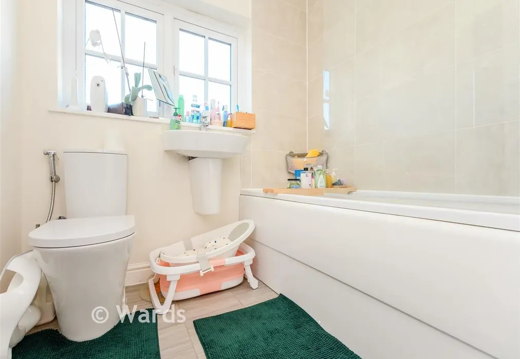 Bathroom - Crusade Way, Rochester, Kent - Wards of Kent