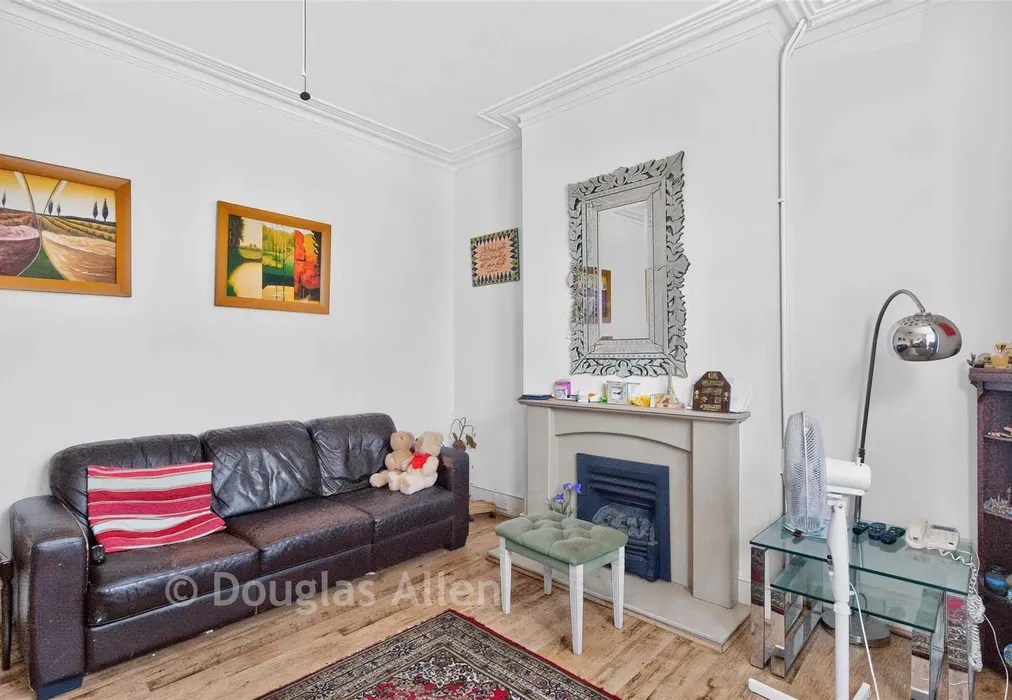 Lounge - Colenso Road, Ilford, Essex - Wards of Kent