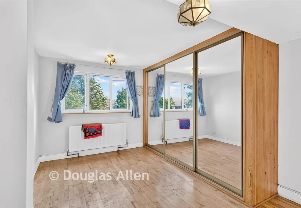 Bedroom 2 - Colenso Road, Ilford, Essex - Wards of Kent