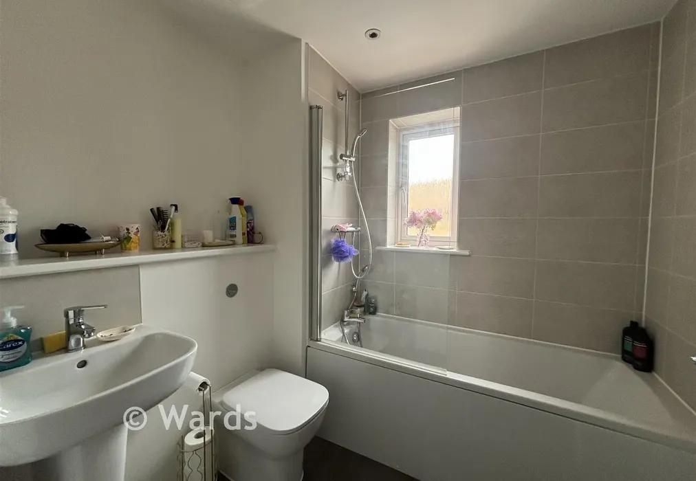 Bathroom - Brickearth Mews, Faversham, Kent - Wards of Kent