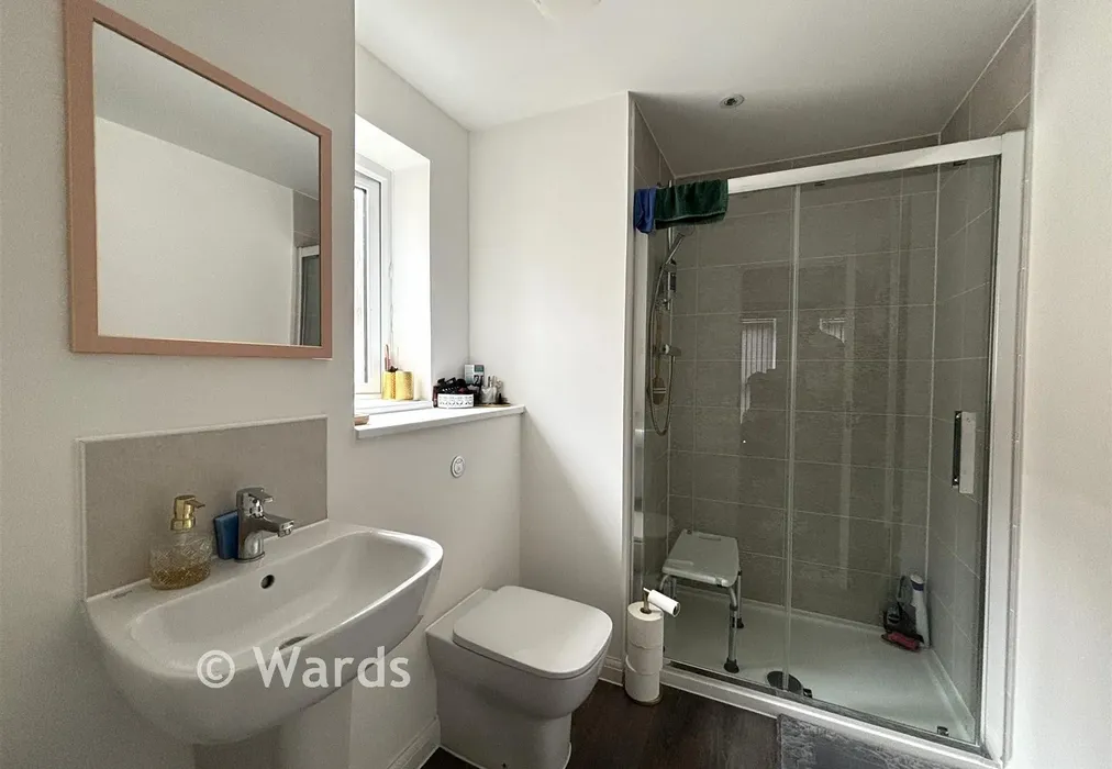Shower - Brickearth Mews, Faversham, Kent - Wards of Kent