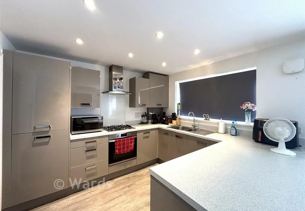Kitchen - Brickearth Mews, Faversham, Kent - Wards of Kent