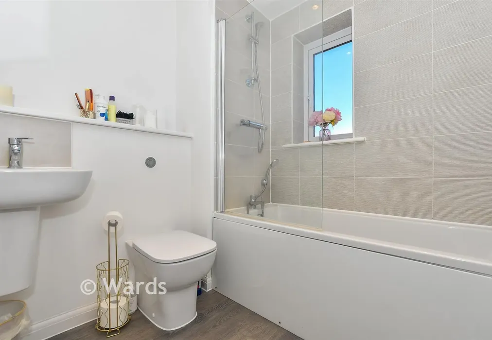 Bathroom - Brickearth Mews, Faversham, Kent - Wards of Kent