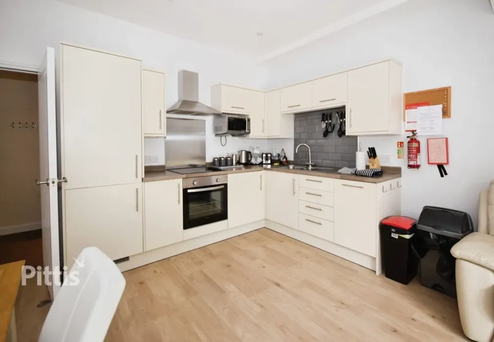  - 2 Crescent Road Shanklin PO37 - Wards of Kent