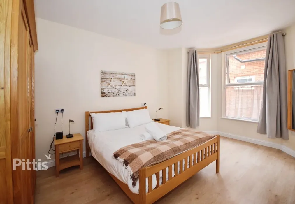  - 2 Crescent Road Shanklin PO37 - Wards of Kent