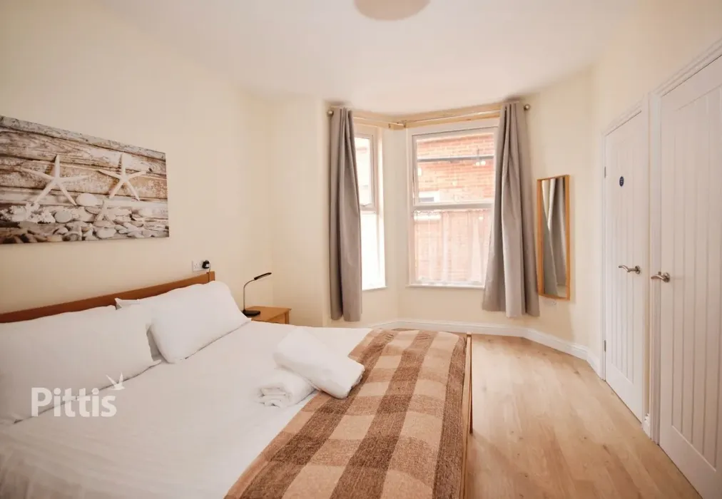  - 2 Crescent Road Shanklin PO37 - Wards of Kent