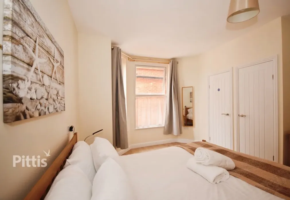  - 2 Crescent Road Shanklin PO37 - Wards of Kent