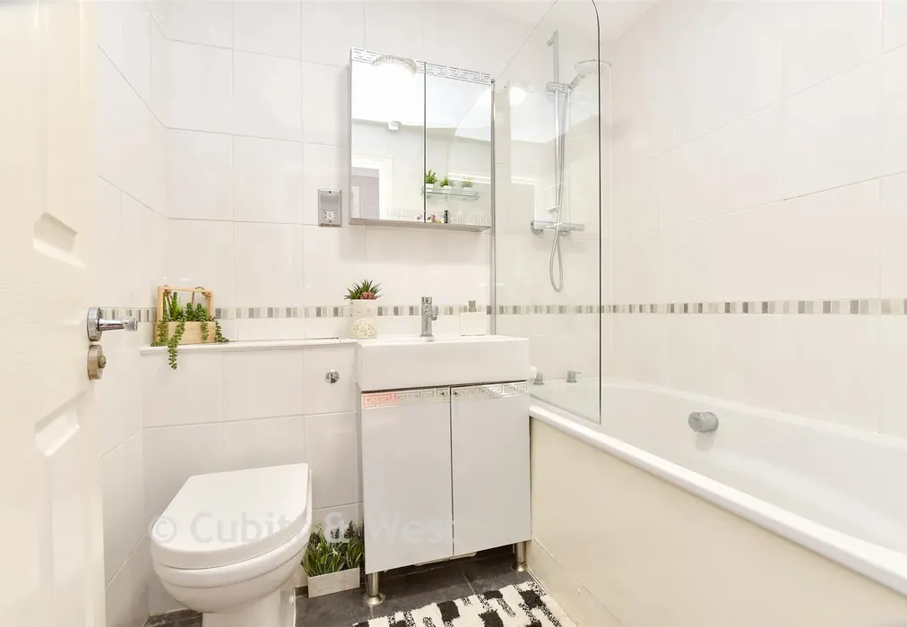 Bathroom - Kirk Rise, Sutton, Surrey - Wards of Kent