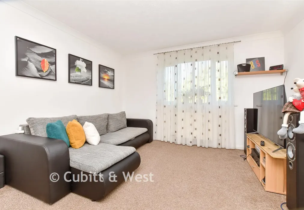 Lounge - Kirk Rise, Sutton, Surrey - Wards of Kent