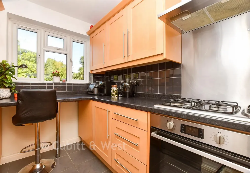 Kitchen - Kirk Rise, Sutton, Surrey - Wards of Kent