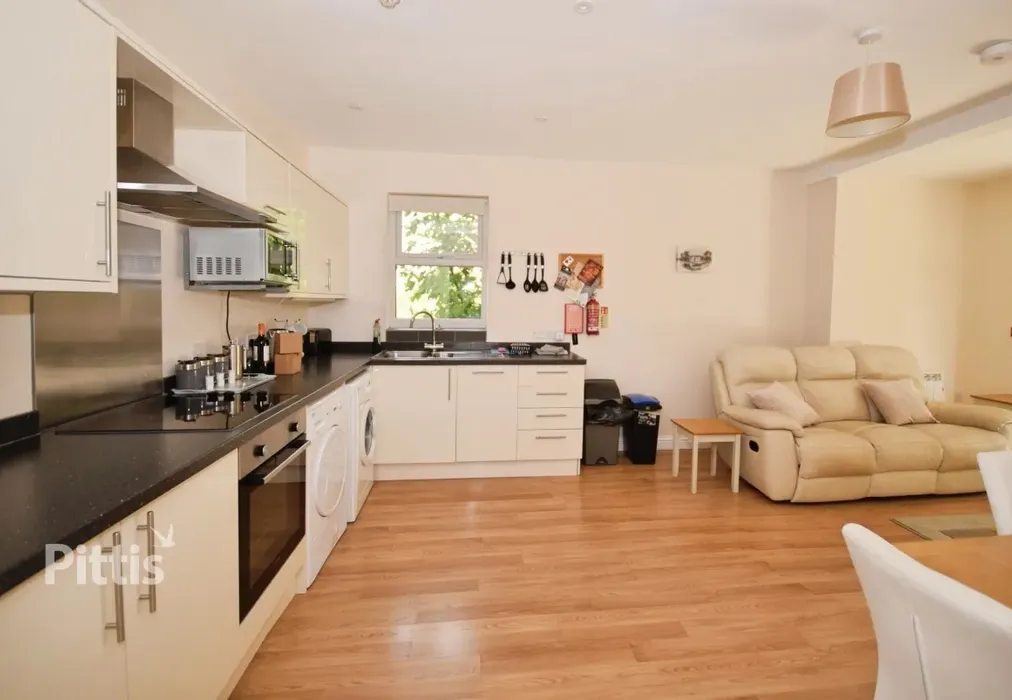  - 2 Crescent Road Shanklin PO37 - Wards of Kent