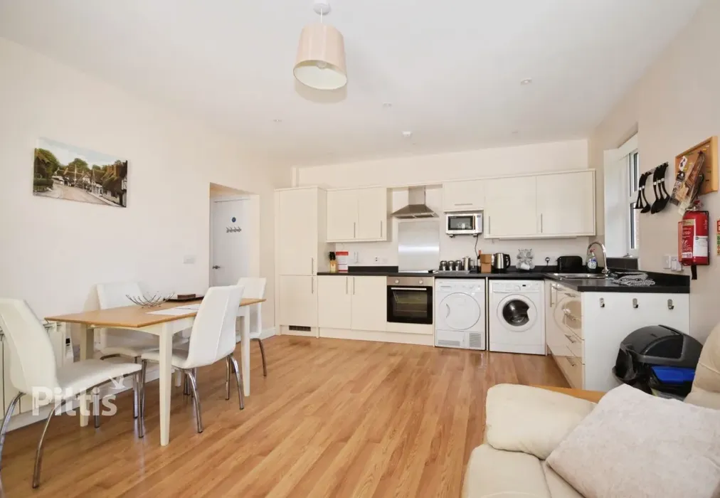  - 2 Crescent Road Shanklin PO37 - Wards of Kent