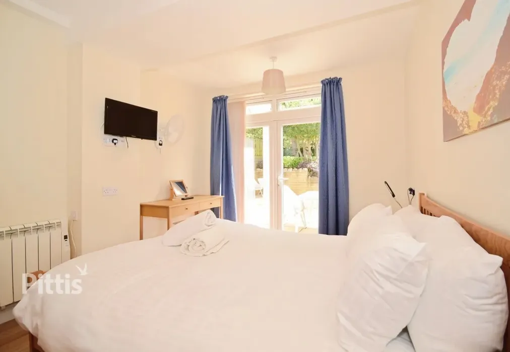 - 2 Crescent Road Shanklin PO37 - Wards of Kent
