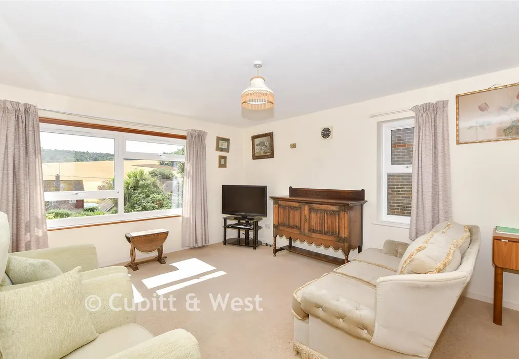Lounge - Coombe Crescent, Bury, West Sussex - Wards of Kent