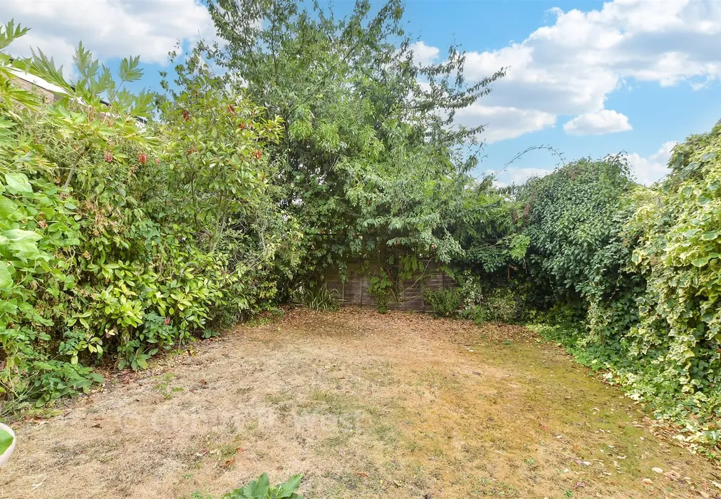 Rear Garden - Coombe Crescent, Bury, West Sussex - Wards of Kent